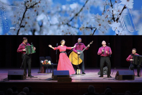 &Kcy;&ocy;&ncy;&tscy;&iecy;&rcy;&tcy;-&Pcy;&rcy;&acy;&zcy;&dcy;&ncy;&icy;&kcy;&excl; &Acy;&ncy;&scy;&acy;&mcy;&bcy;&lcy;&softcy; &Acy;&period;&Zcy;&acy;&vcy;&ocy;&lcy;&ocy;&kcy;&icy;&ncy;&acy; "&Vcy;&iecy;&chcy;&iocy;&rcy;&kcy;&acy;"