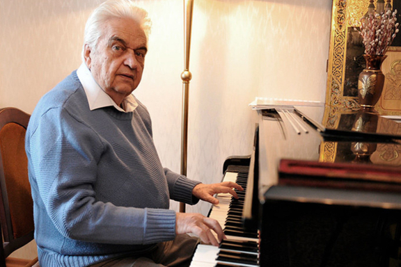 "Пообещайте мне любовь"