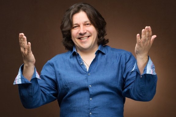 "&Vcy; &shcy;&ucy;&mcy;&ncy;&ocy;&mcy; &zcy;&acy;&lcy;&iecy; &rcy;&iecy;&scy;&tcy;&ocy;&rcy;&acy;&ncy;&acy;&period;&period;&period;" &Scy;&iecy;&rcy;&gcy;&iecy;&jcy; &Dcy;&ucy;&bcy;&rcy;&ocy;&vcy;&icy;&ncy;&comma; &iecy;&khcy;-&Fcy;&rcy;&icy;&scy;&tcy;&acy;&jcy;&lcy;