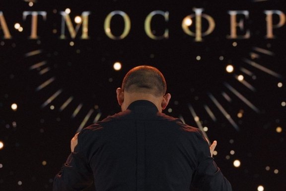 &Ocy;&rcy;&kcy;&iecy;&scy;&tcy;&rcy; &vcy; &scy;&icy;&yacy;&ncy;&icy;&icy; &scy;&vcy;&iecy;&chcy;&iecy;&jcy; &laquo;&Acy;&tcy;&mcy;&ocy;&scy;&fcy;&iecy;&rcy;&acy;&raquo;