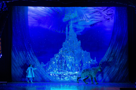 Московская премьера Новогодней сказки"СНЕЖНАЯ КОРОЛЕВА"от режиссёра Московского театра Н.Сац В.Меркулова.